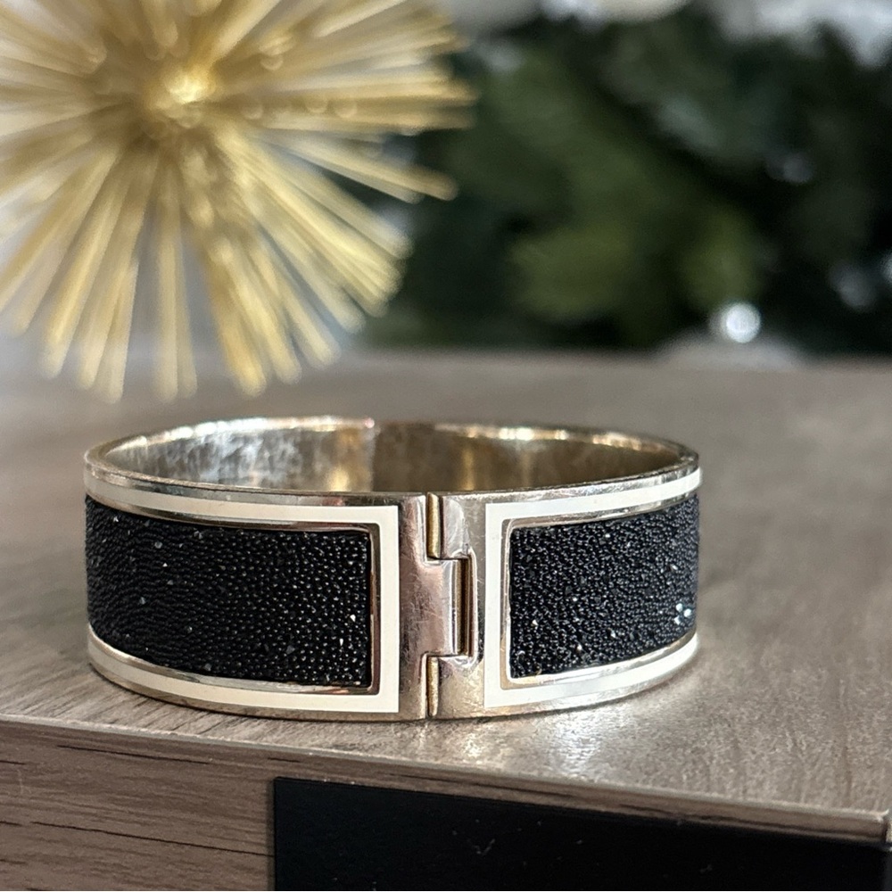 Henri Bendel bangle glitter hinge - Picture 5 of 10